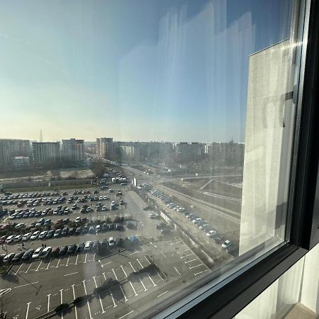 At The Top Plaza Studio Бухарест Экстерьер фото